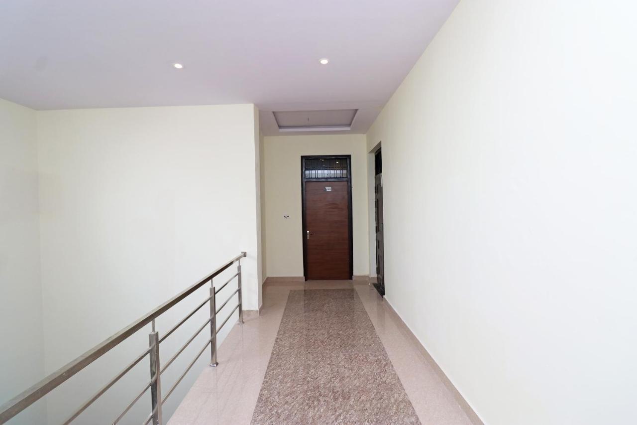 Capital O Hotel Royal Inn Near Gomti Riverfront Park لاكناو المظهر الخارجي الصورة