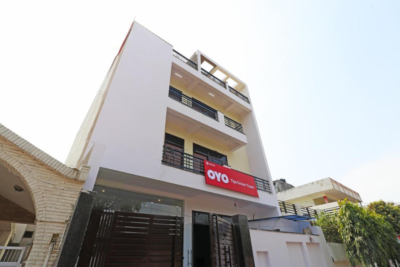 Capital O Hotel Royal Inn Near Gomti Riverfront Park لاكناو المظهر الخارجي الصورة