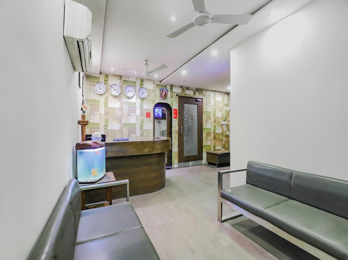 Capital O Hotel Royal Inn Near Gomti Riverfront Park لاكناو المظهر الخارجي الصورة
