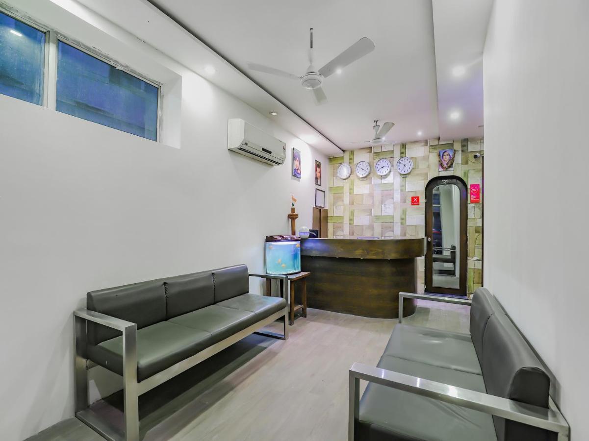 Capital O Hotel Royal Inn Near Gomti Riverfront Park لاكناو المظهر الخارجي الصورة